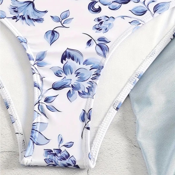 White & Blue Floral Print 3pc Bikini Swimsuit Set - Picture 6 of 9